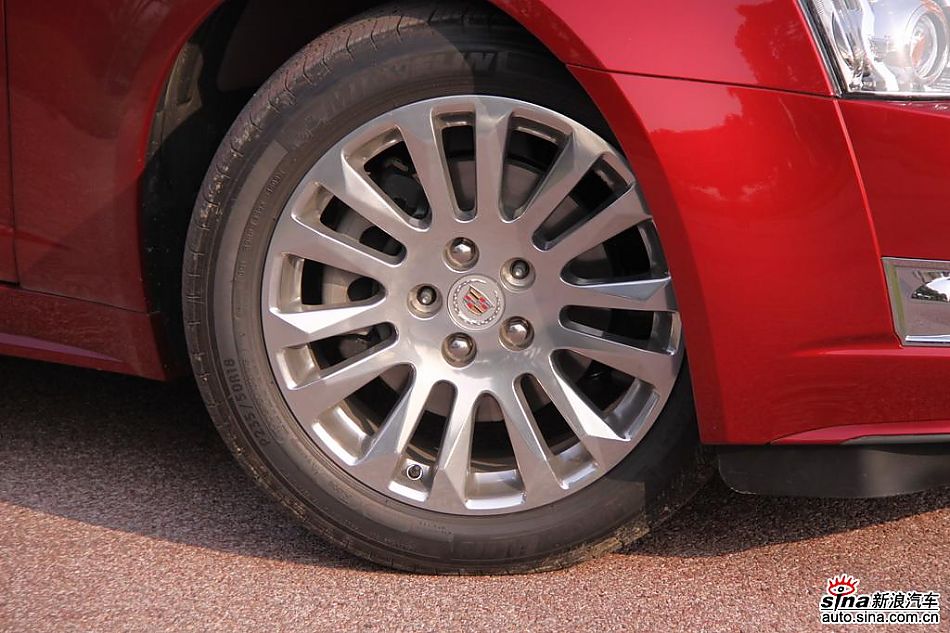 2010款凯迪拉克CTS 3.0豪华运动版外观