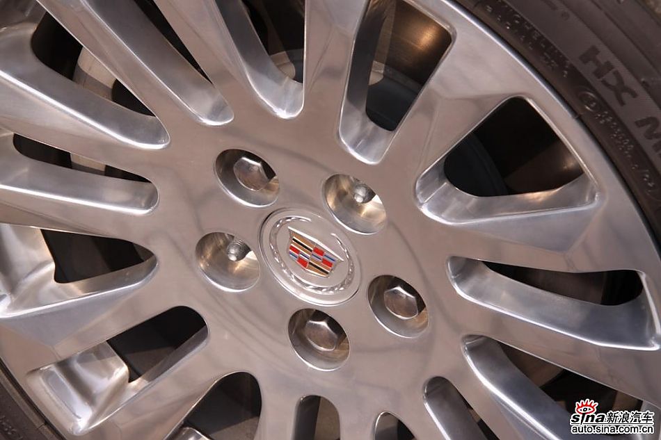 2010款凯迪拉克CTS 3.0豪华运动版外观