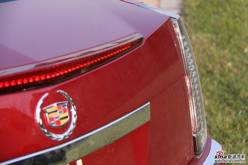 2010款凯迪拉克CTS 3.0豪华运动版外观