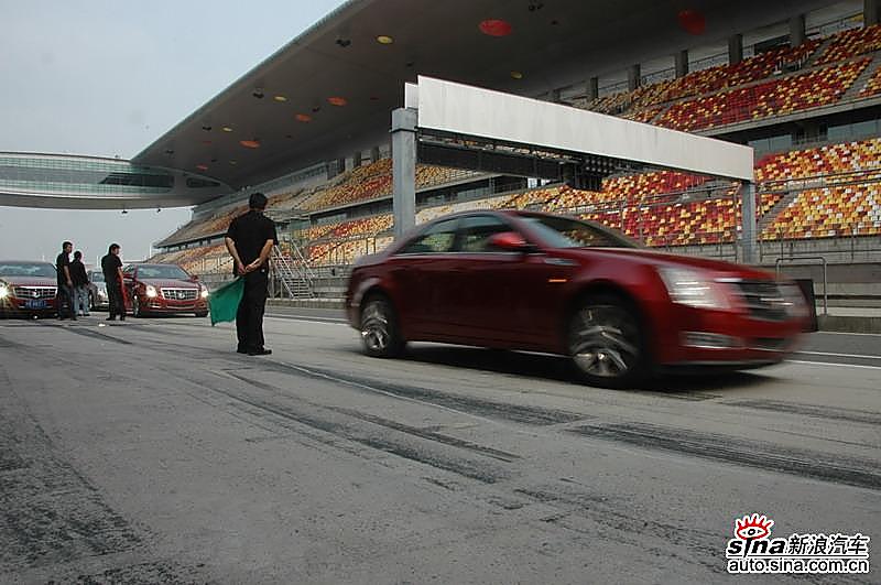 试驾全新凯迪拉克CTS
