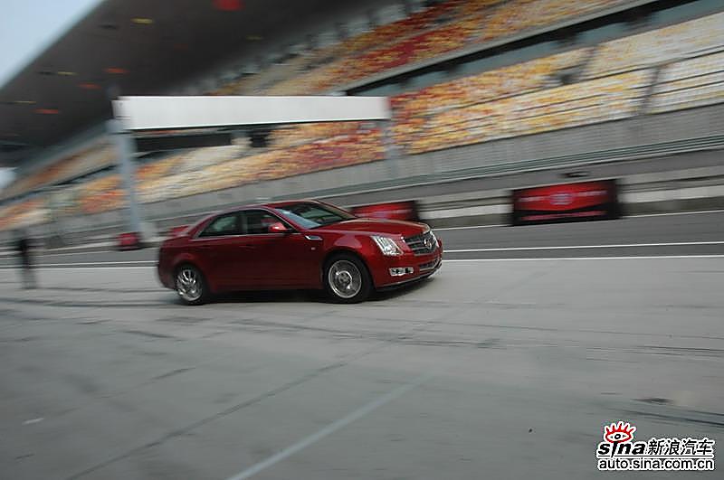 试驾全新凯迪拉克CTS