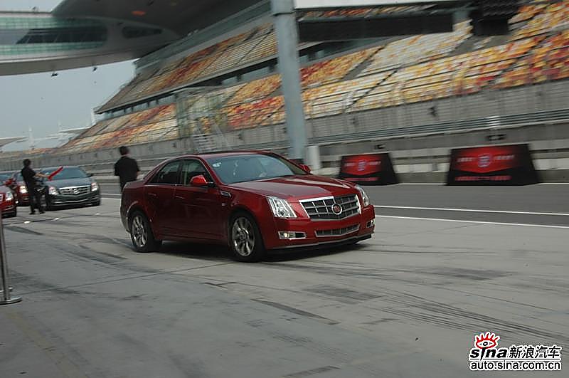 试驾全新凯迪拉克CTS