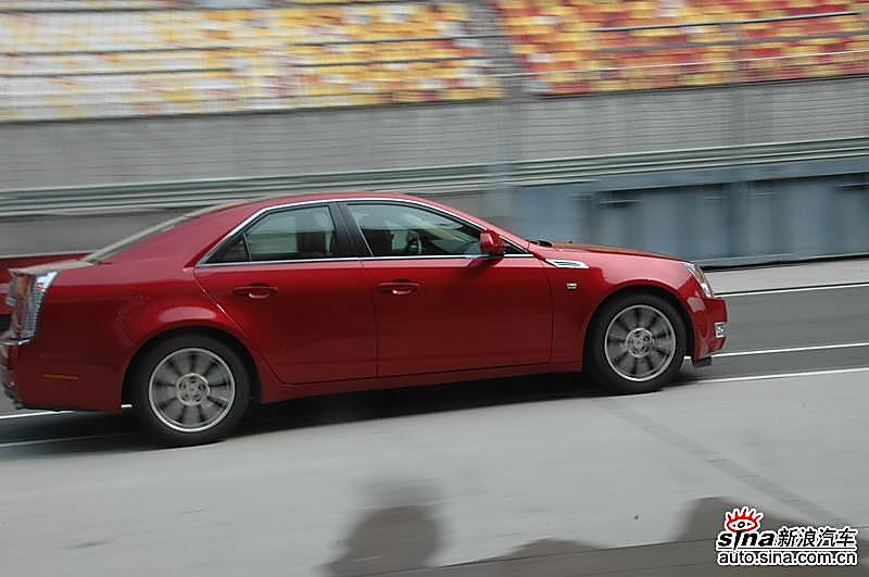 试驾全新凯迪拉克CTS