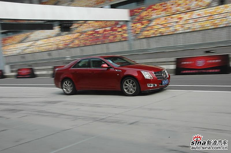 试驾全新凯迪拉克CTS
