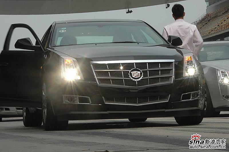 试驾全新凯迪拉克CTS