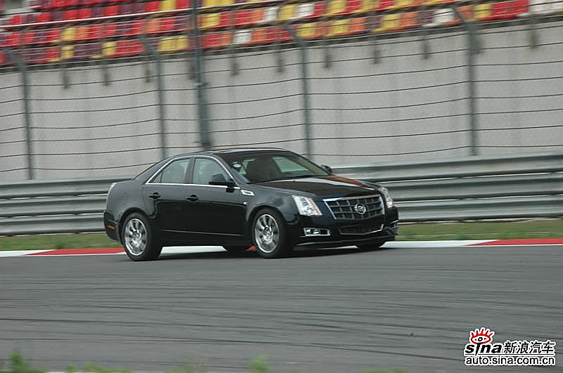 试驾全新凯迪拉克CTS