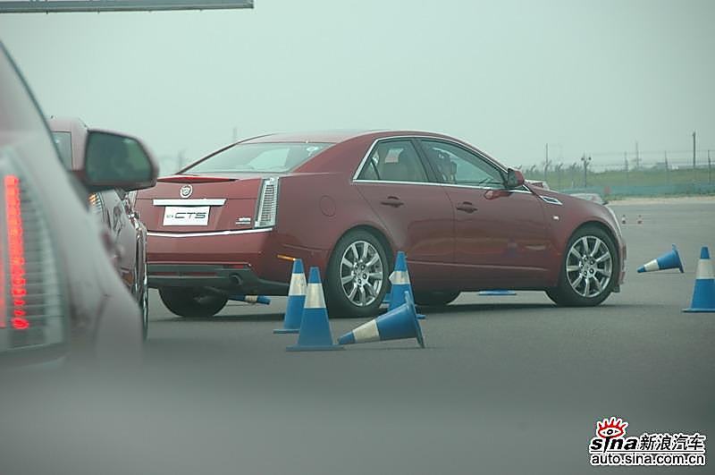 试驾全新凯迪拉克CTS