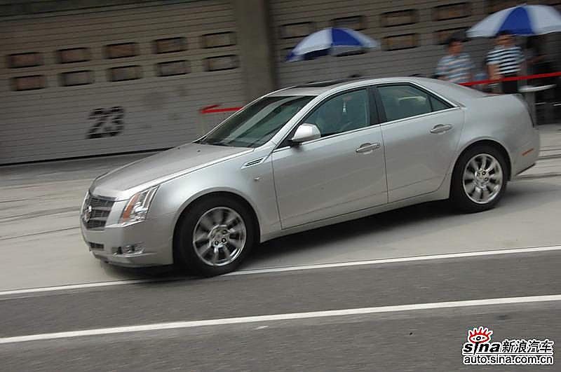 试驾全新凯迪拉克CTS