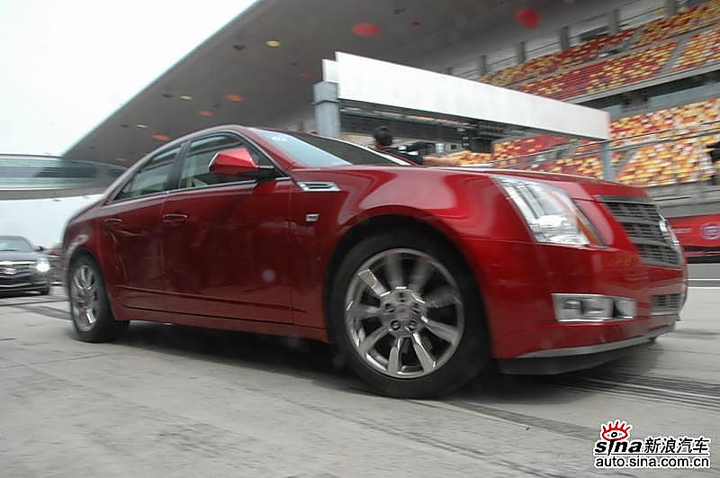 试驾全新凯迪拉克CTS