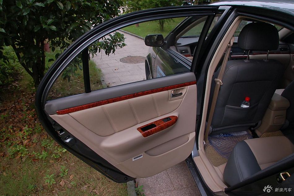 远景豪华智能导航版内饰实拍