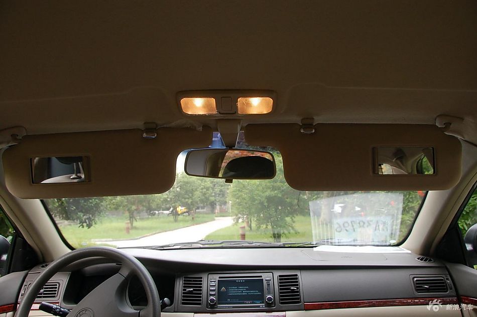 远景豪华智能导航版内饰实拍