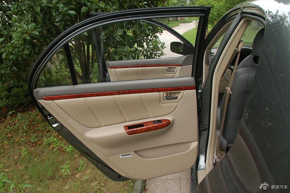 远景豪华智能导航版内饰实拍