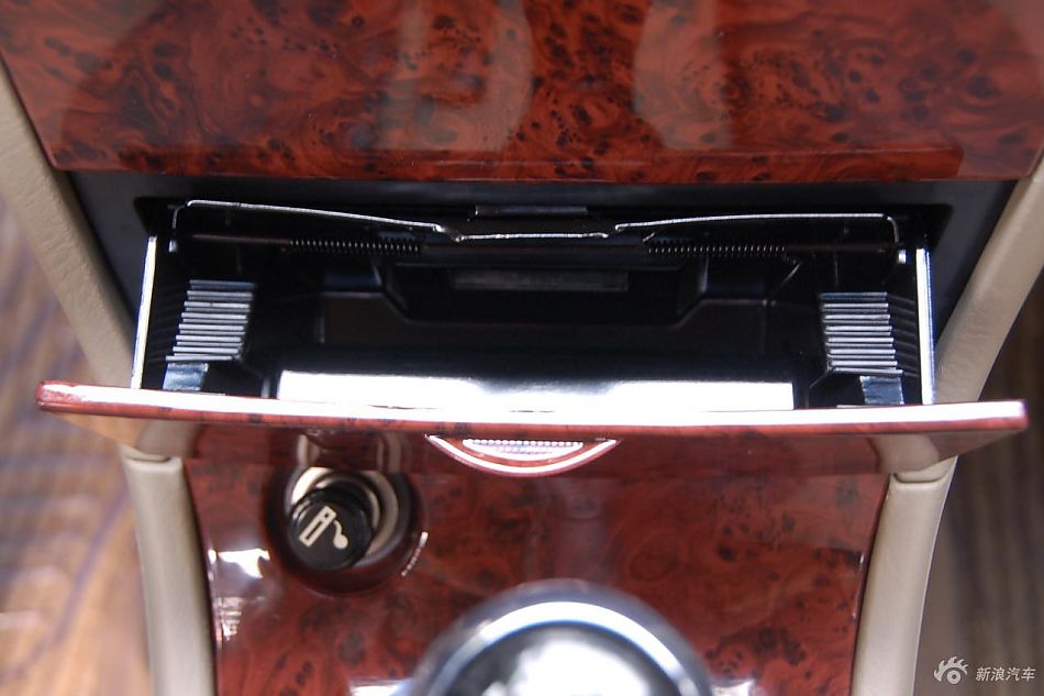 远景豪华智能导航版内饰实拍