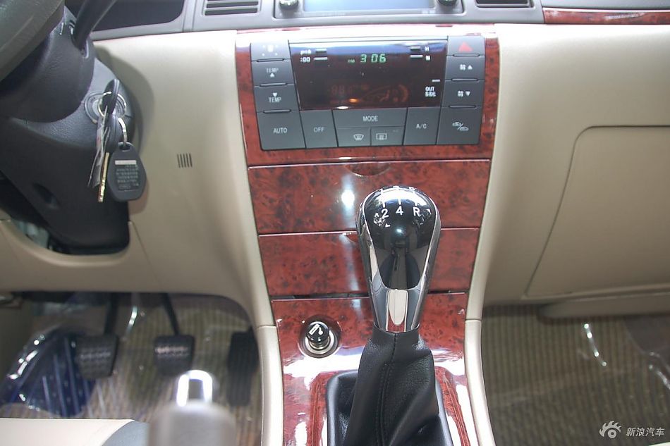 远景豪华智能导航版内饰实拍