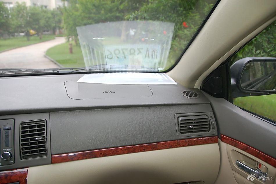 远景豪华智能导航版内饰实拍