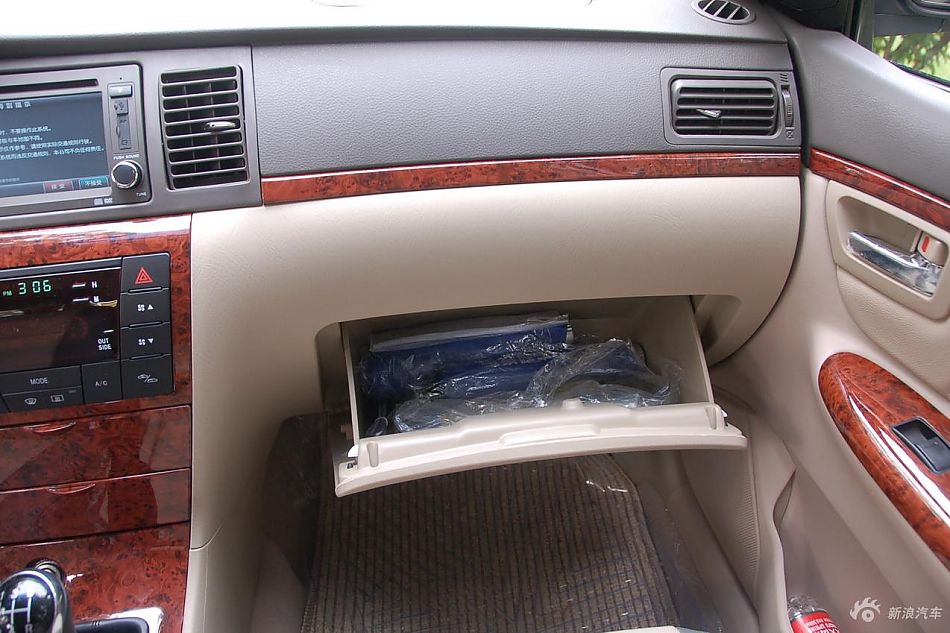 远景豪华智能导航版内饰实拍