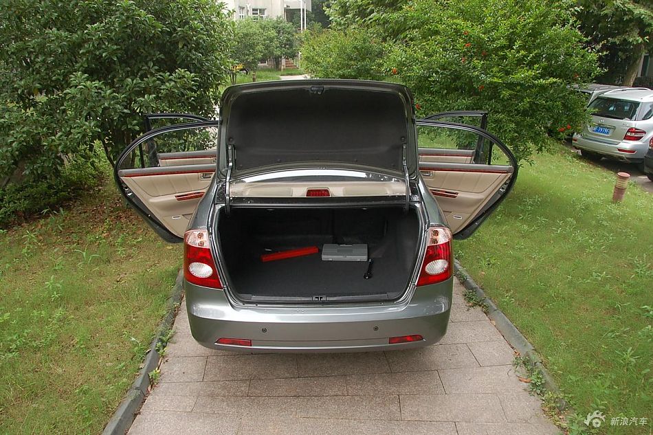 远景豪华智能导航版外观实拍