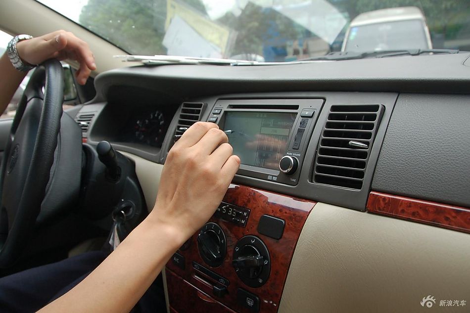 远景豪华智能导航版内饰实拍