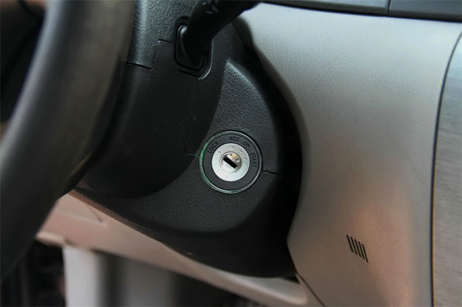 新 2012款 1.5L MT CVVT豪华型 内饰