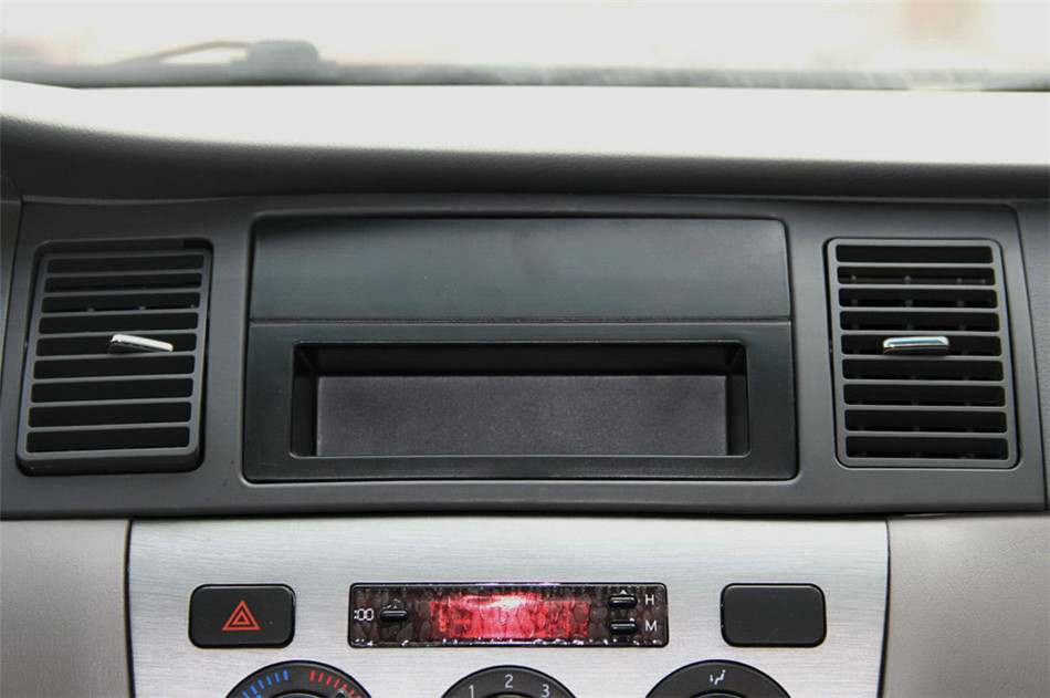 新 2012款 1.5L MT CVVT豪华型 内饰