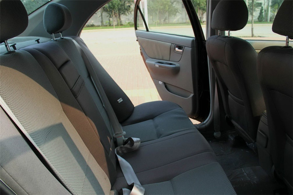 新 2012款 1.5L MT CVVT豪华型 座椅空间