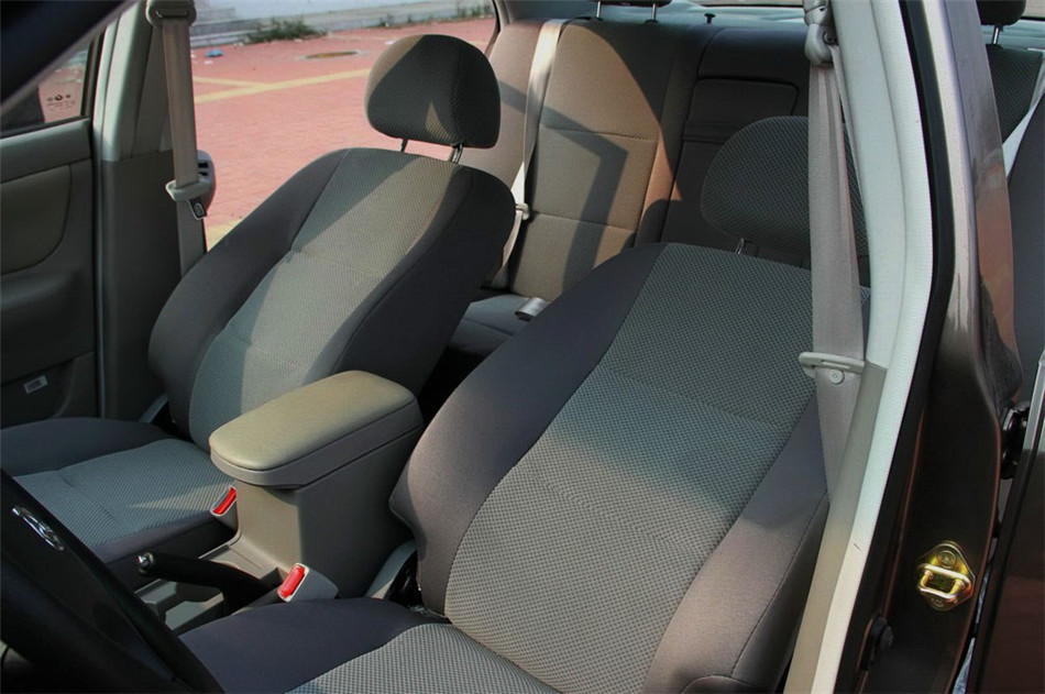 新 2012款 1.5L MT CVVT豪华型 座椅空间