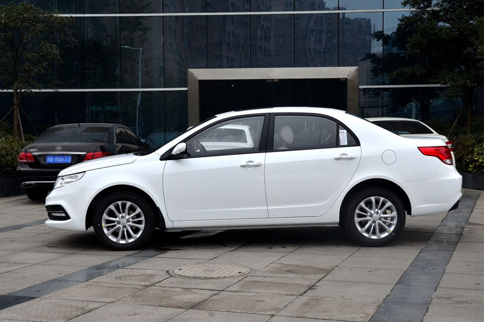 2015款 1.5L 手动精英型 外观