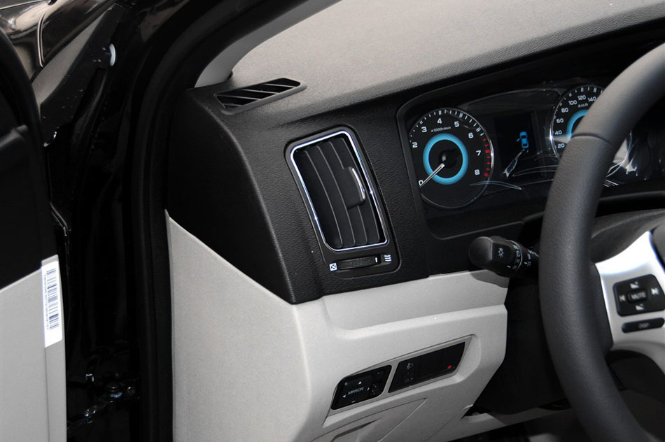 2015款 1.5L 手动精英型 内饰