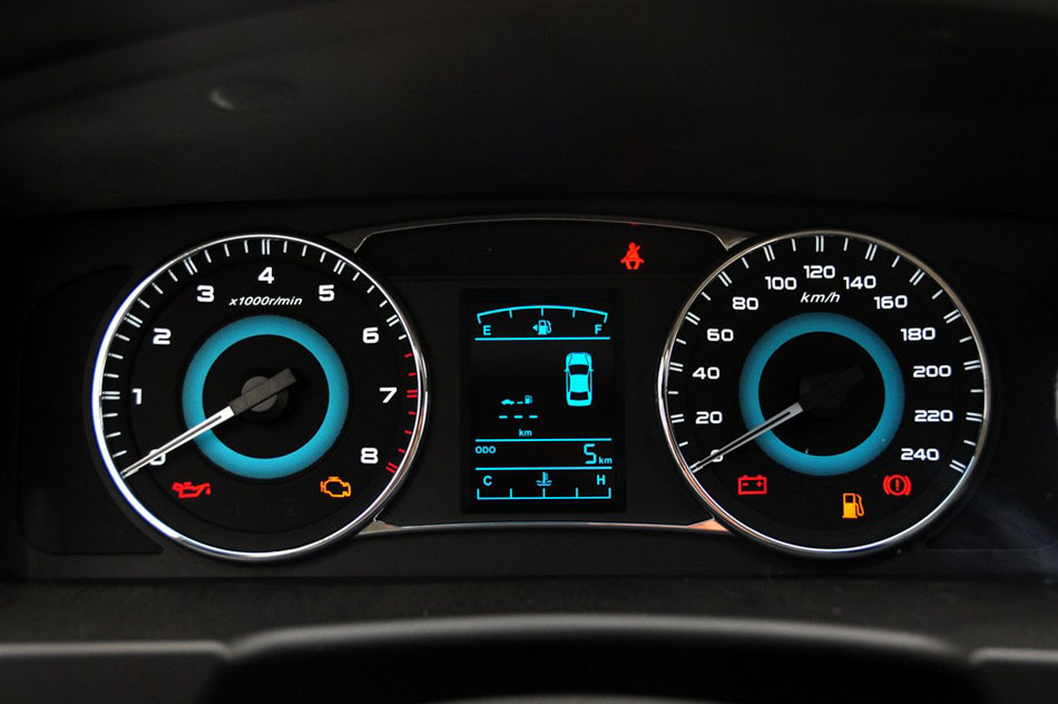 2015款 1.5L 手动精英型 内饰