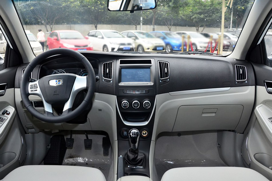 2015款 1.5L 手动精英型 内饰