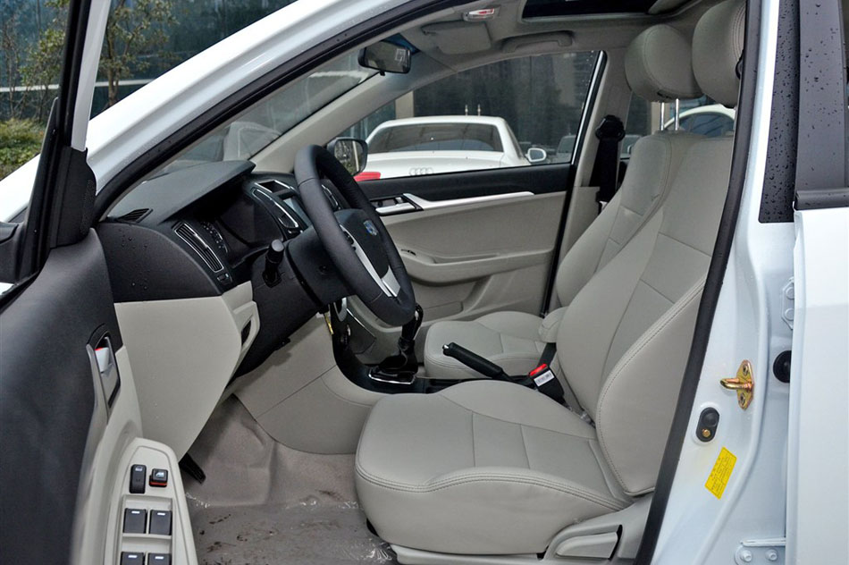 2015款 1.5L 手动精英型 空间