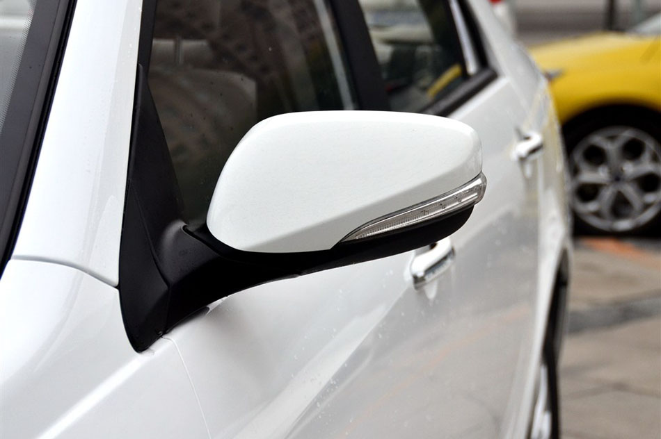 2015款 1.5L 手动精英型 细节