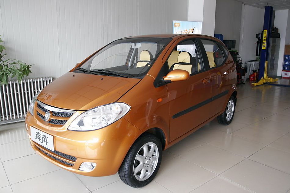 长安汽车奔奔外观