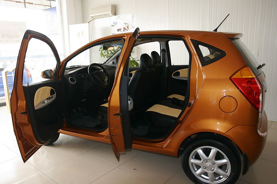 长安汽车奔奔外观