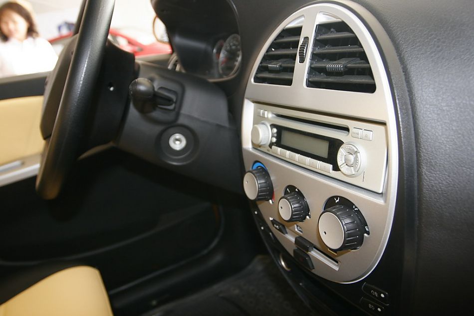 长安汽车奔奔中控台