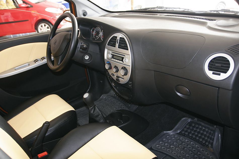 长安汽车奔奔内饰