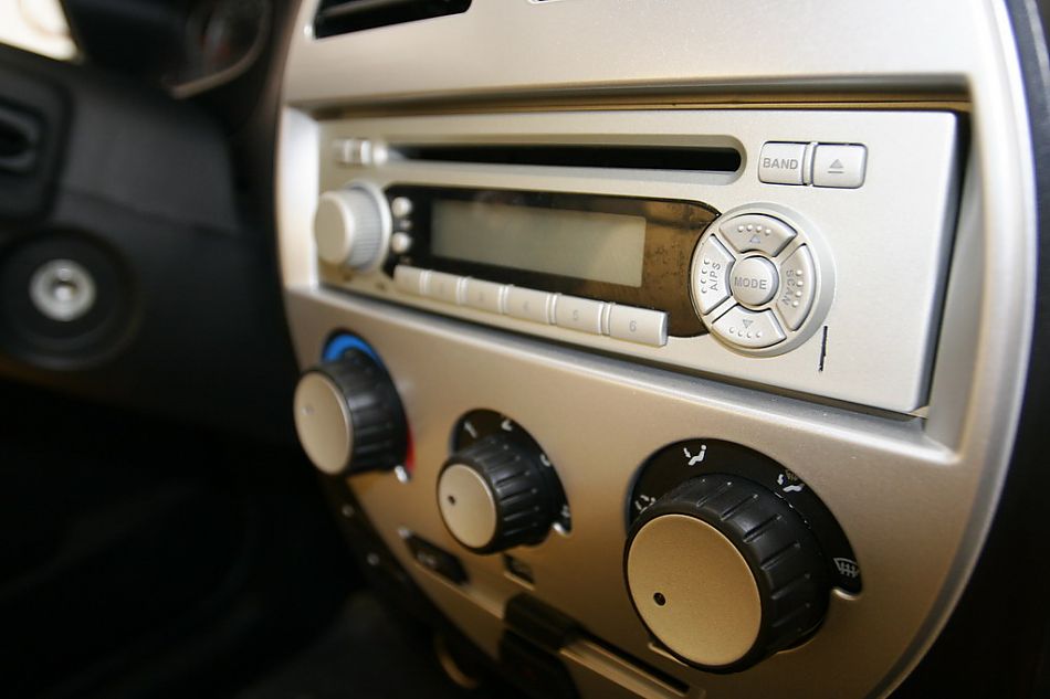 长安汽车奔奔播放器