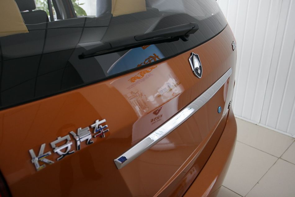 长安汽车奔奔尾部