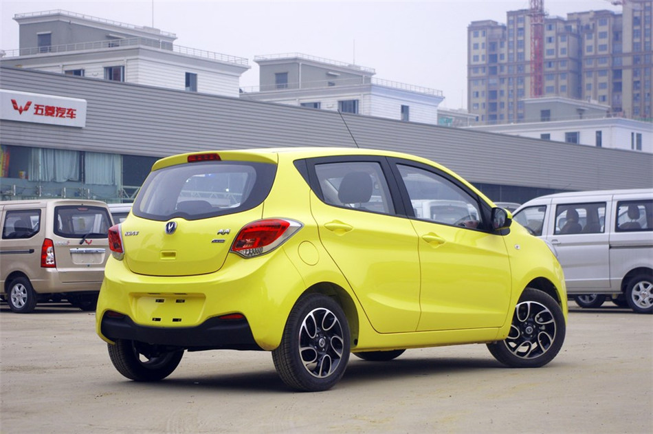 奔奔 2014款 1.4L MT 豪华型 外观