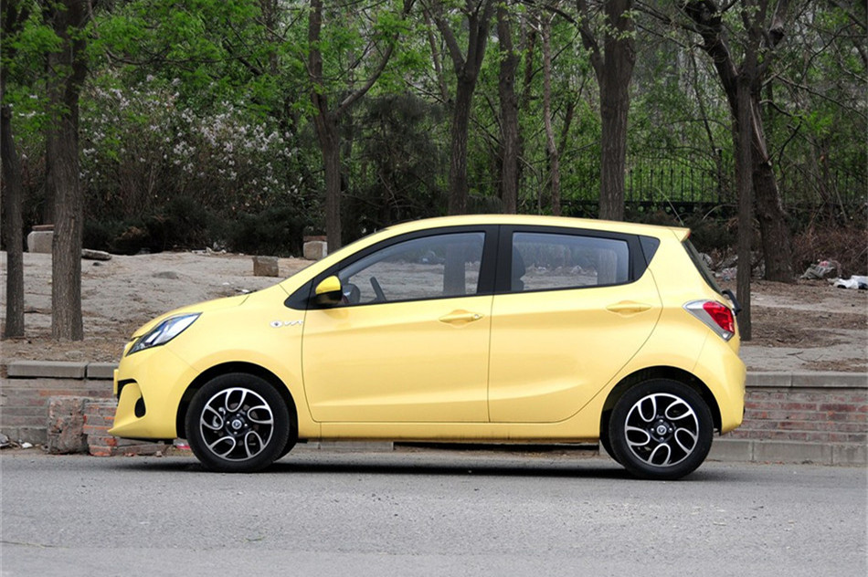 奔奔 2014款 1.4L MT 豪华型 外观