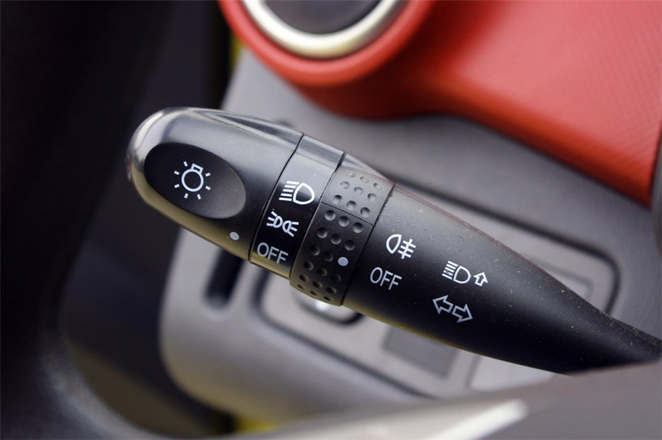 奔奔 2014款 1.4L MT 豪华型 内饰