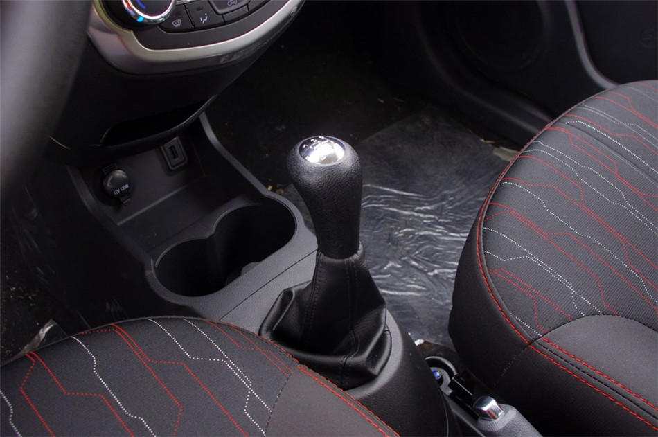 奔奔 2014款 1.4L MT 豪华型 内饰