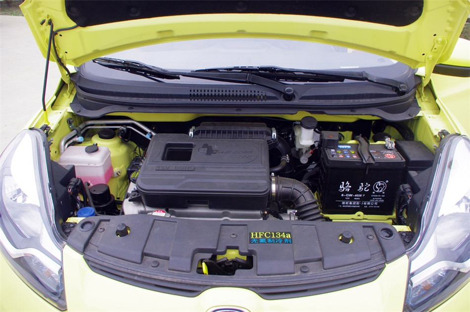 奔奔 2014款 1.4L MT 豪华型 引擎底盘