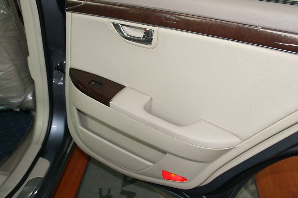 东南汽车戈蓝车门内部