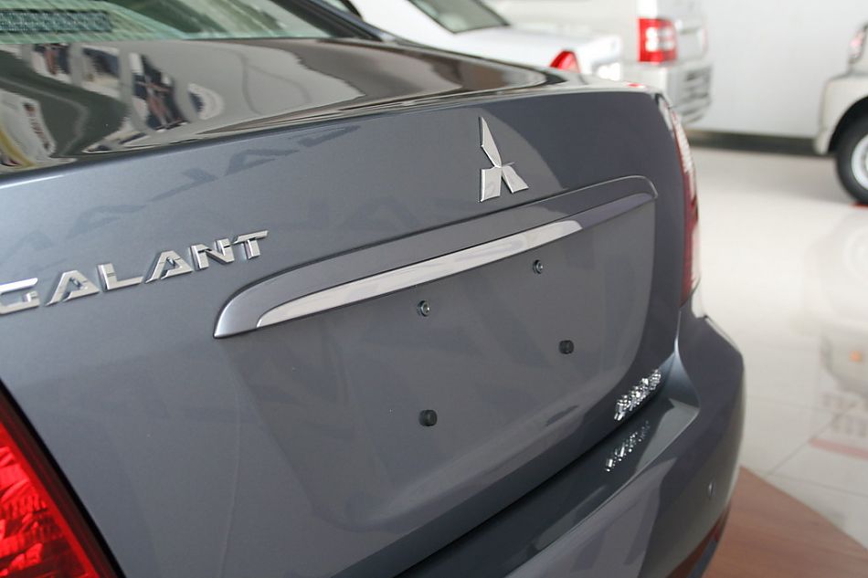 东南汽车戈蓝尾部