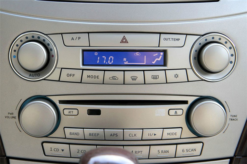 2012款 2.0L AT 铭仕版 内饰