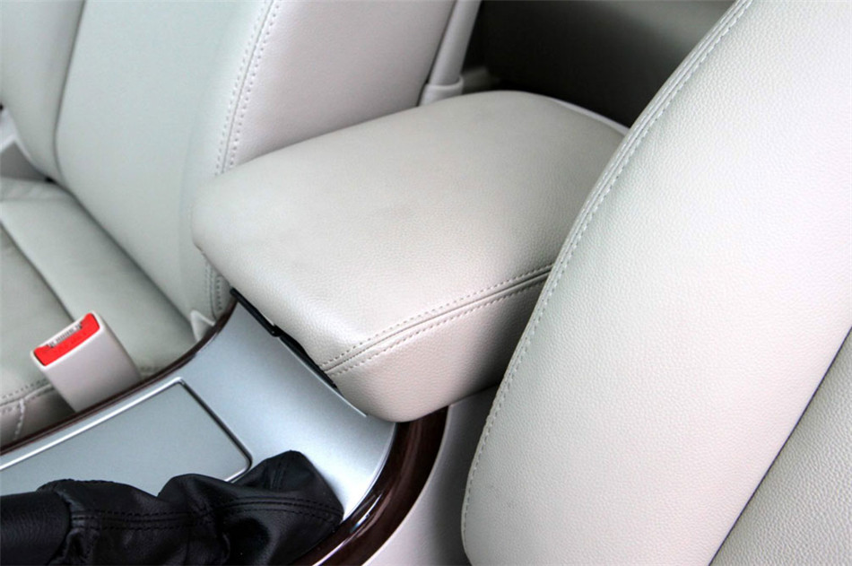 2012款 2.0L AT 铭仕版 内饰