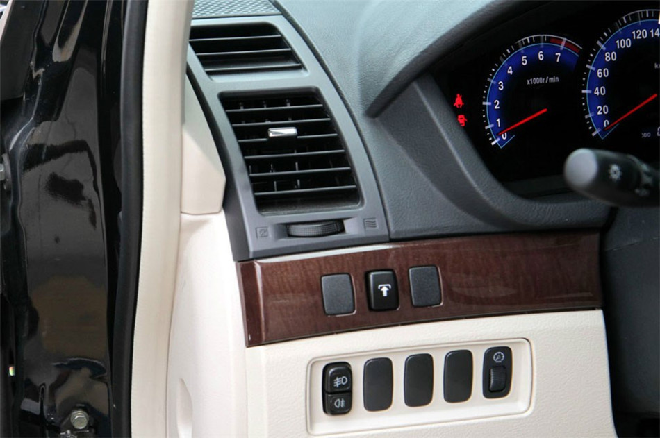 2012款 2.0L AT 铭仕版 内饰