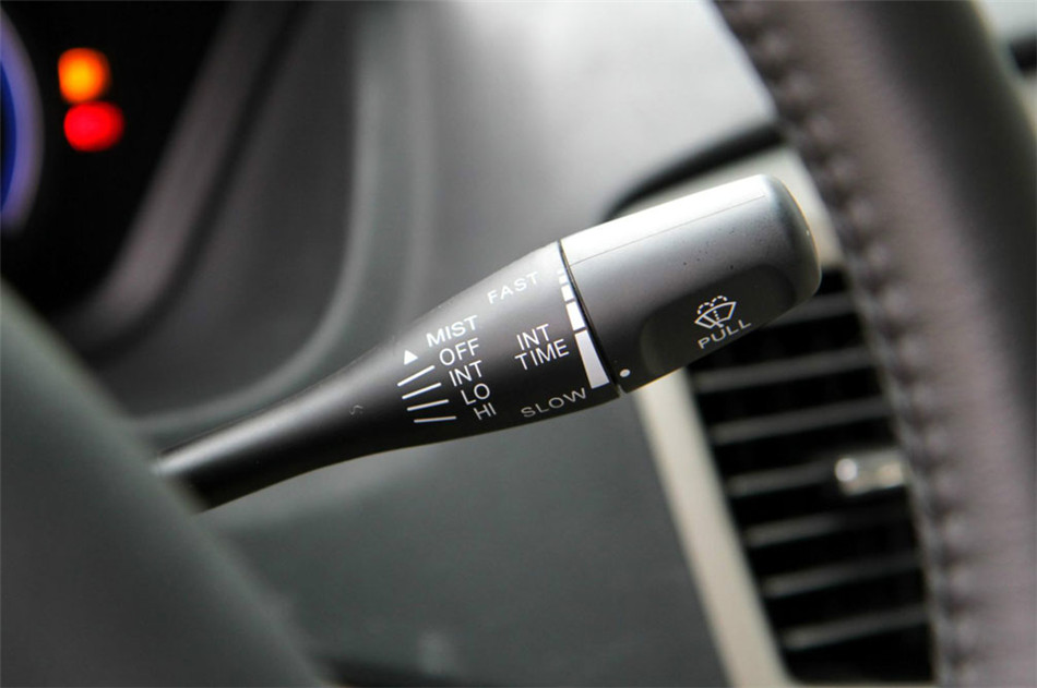 2012款 2.0L AT 铭仕版 内饰