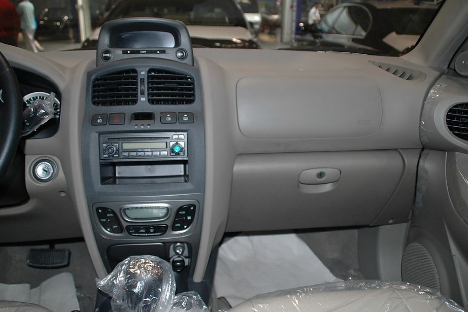 华泰圣达菲内饰